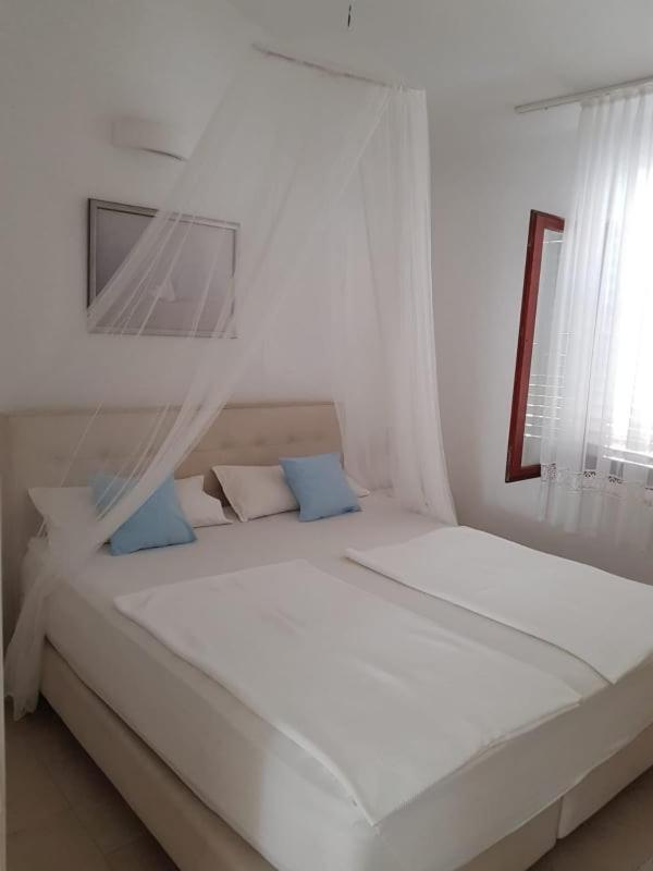 Apartment Zečevo Buitenkant foto