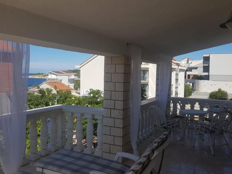 Apartment Zečevo Buitenkant foto